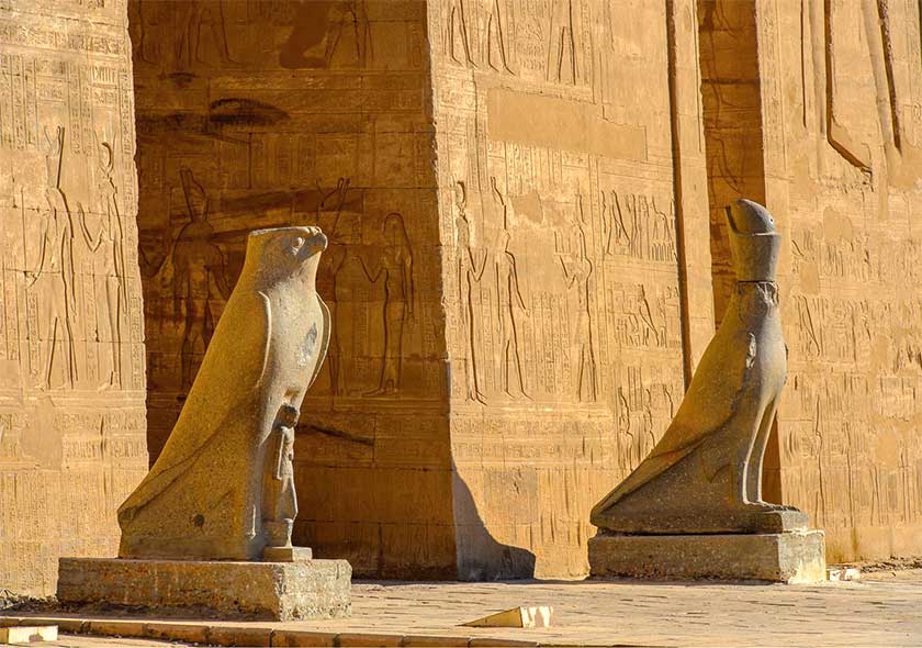 egypt-medjet-travel-Luxor-aswan-edfu horus tempel - red sea